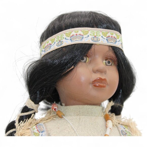 Native American-Inspired Porcelain Doll With Beaded Accessories Dreamcatcher & B - Picture 7 of 12